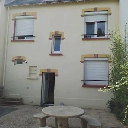 Paisible T2 , 39m², Mansarde * サン・ナゼール